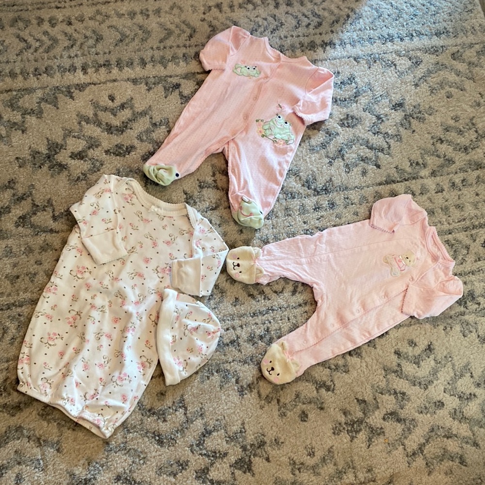 Set of 3 Little Me (2 footed / 1 gown) - 3 months